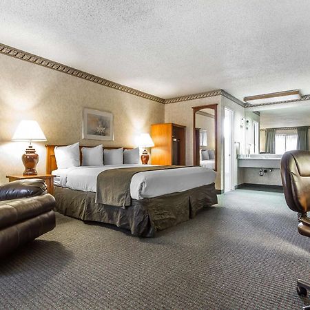 Quality Inn & Suites Silicon Valley Santa Clara Esterno foto